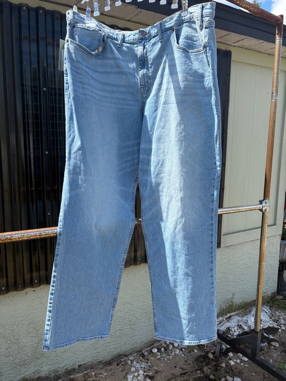 Men’s GoodFellow & Co. RELAXED SIZE 48W x 36L,  light wash